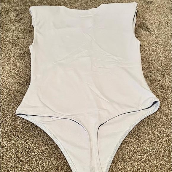Aritzia Babaton Contour Shoulder Pad Bodysuit - Picture 2 of 3
